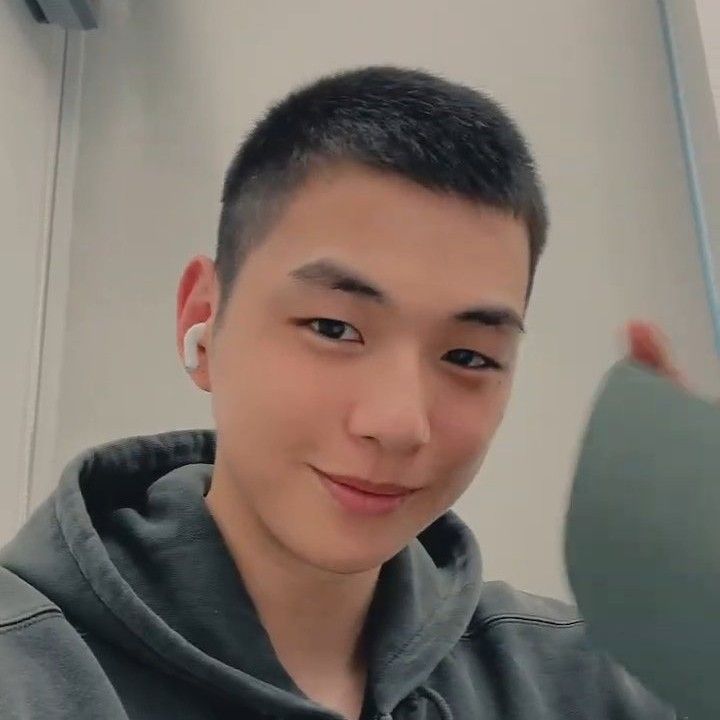 강다니엘 최근 활동샷