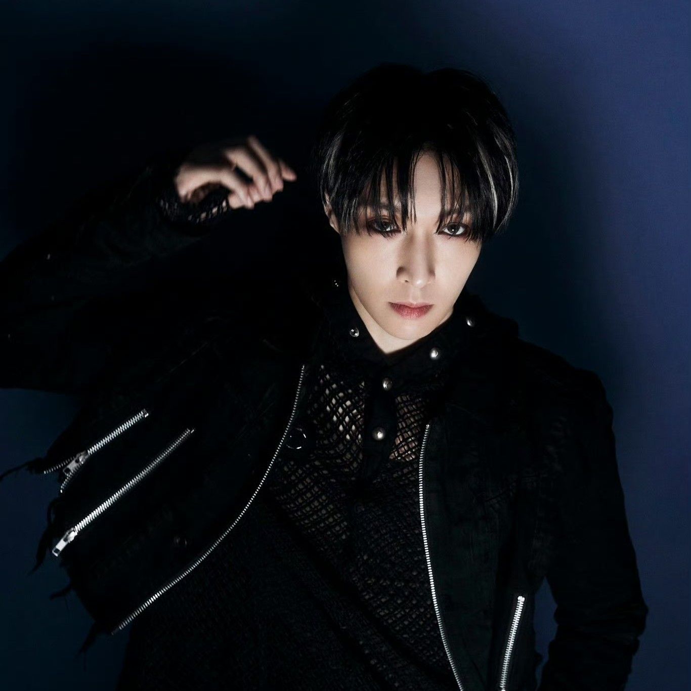 Recent activity shot of Lay (EXO)