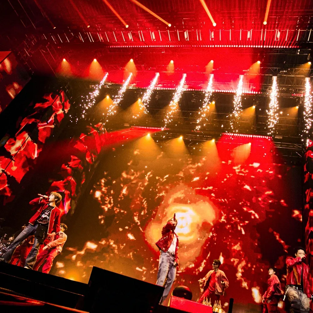 A moment captured by iKON's fan