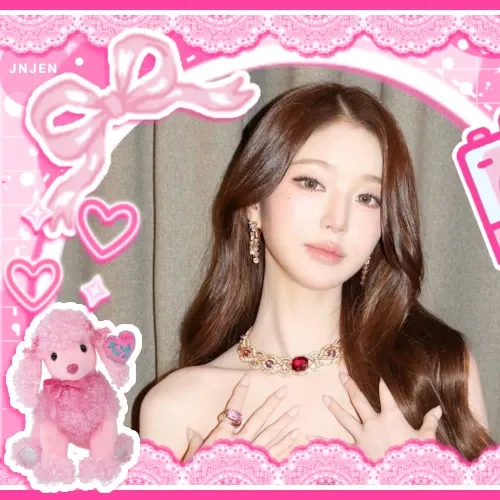A moment captured by Jang Wonyoung (IVE)'s fan