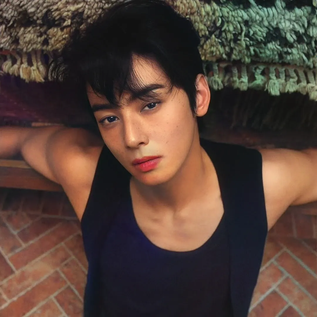 Latest photo of Eunwoo (ASTRO)