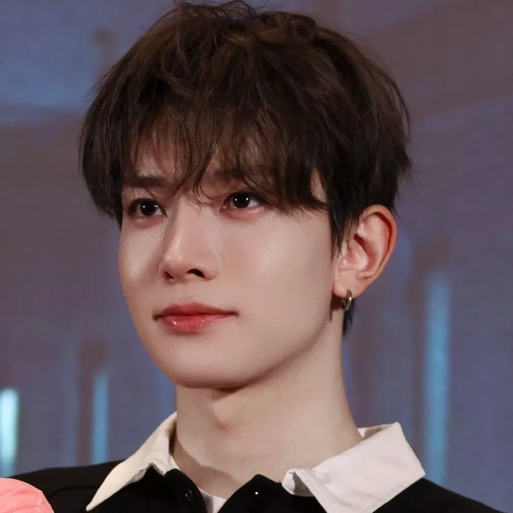 에반 최근 활동샷