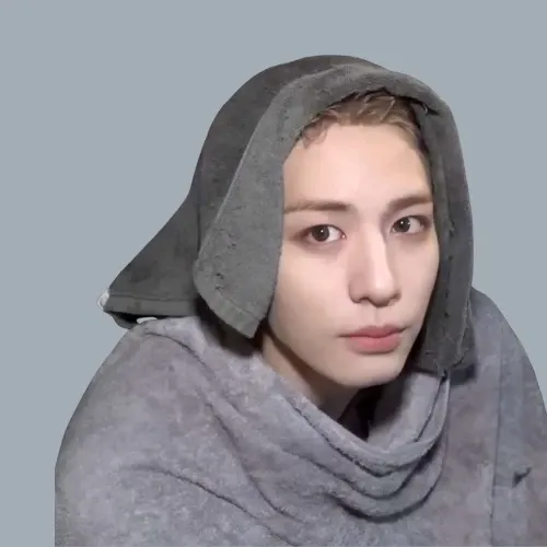 A moment captured by Leehan (BOYNEXTDOOR)'s fan