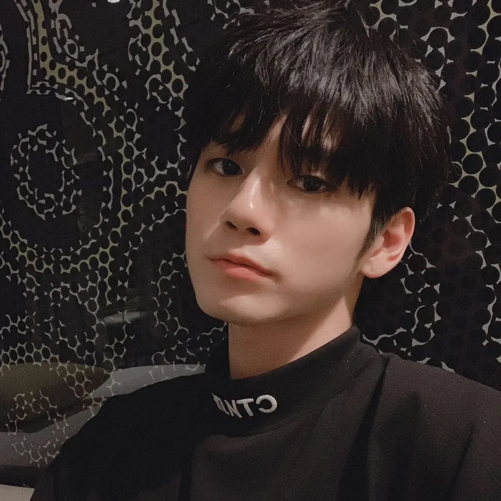 Behind-the-scenes cut of Ong Seongwu