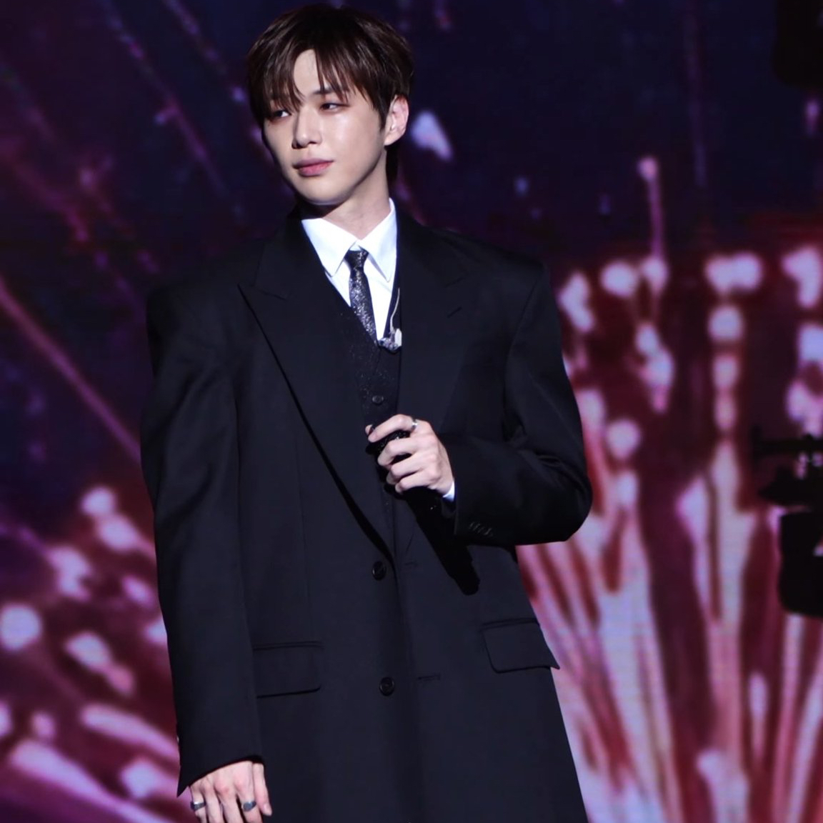 A moment captured by Kang Daniel's fan