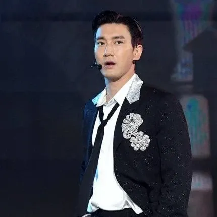 A moment captured by Siwon (Super Junior)'s fan