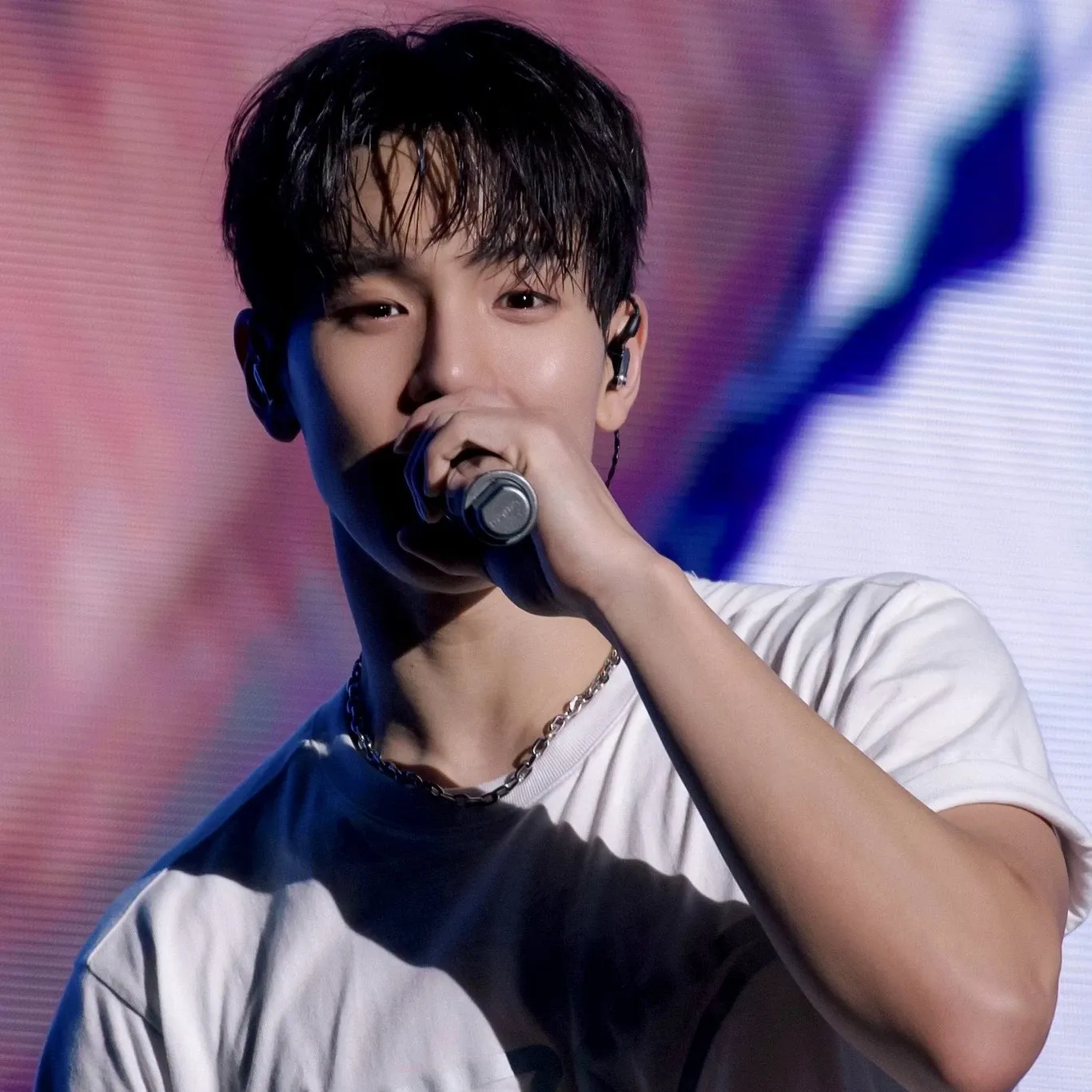 Behind-the-scenes cut of Shownu (MONSTA X)