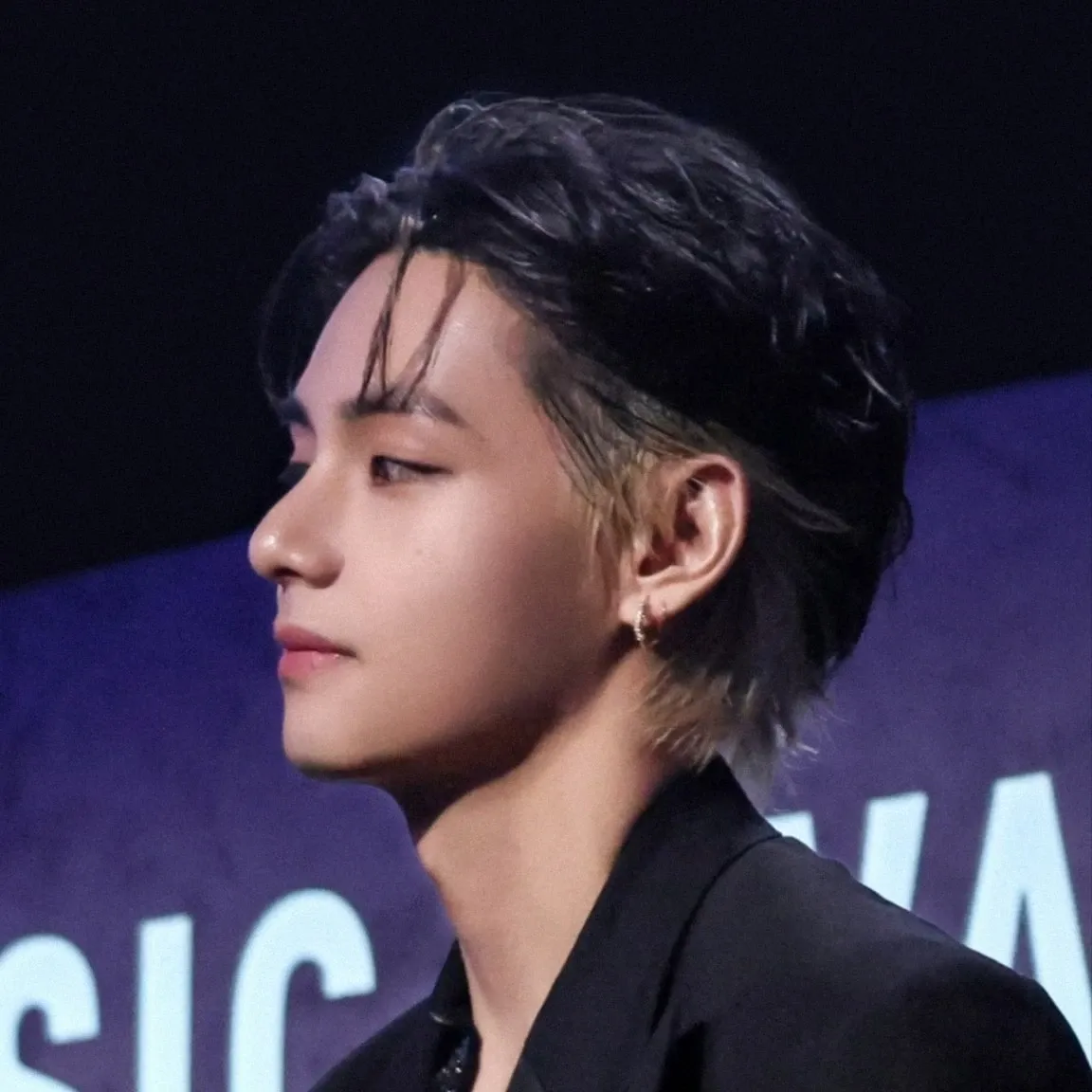 Latest photo of V (BTS)