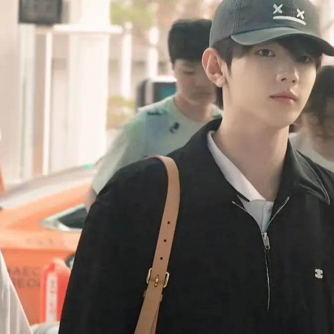 Behind-the-scenes cut of Zhang Hao