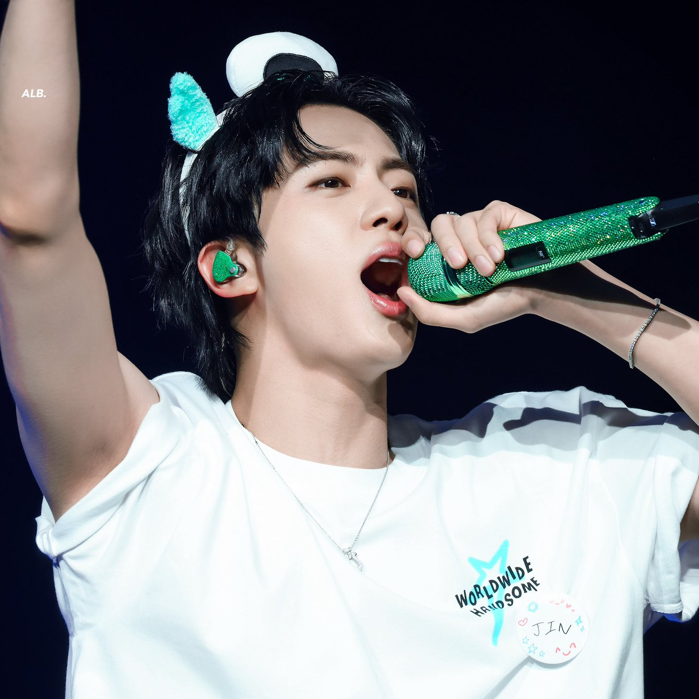 진 (방탄소년단) 최근 활동샷