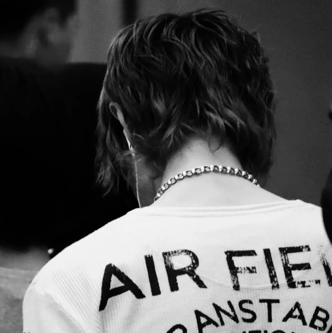 Behind-the-scenes cut of Martin (CORTIS)