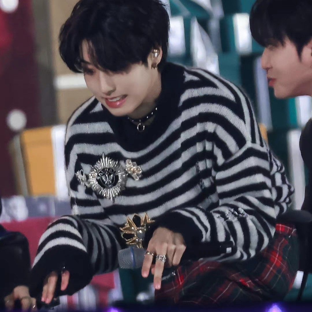 Behind-the-scenes cut of HAN (Stray Kids)