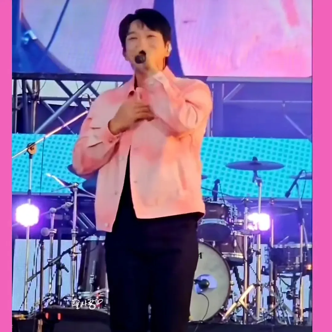 Behind-the-scenes cut of Hwang Chiyeol