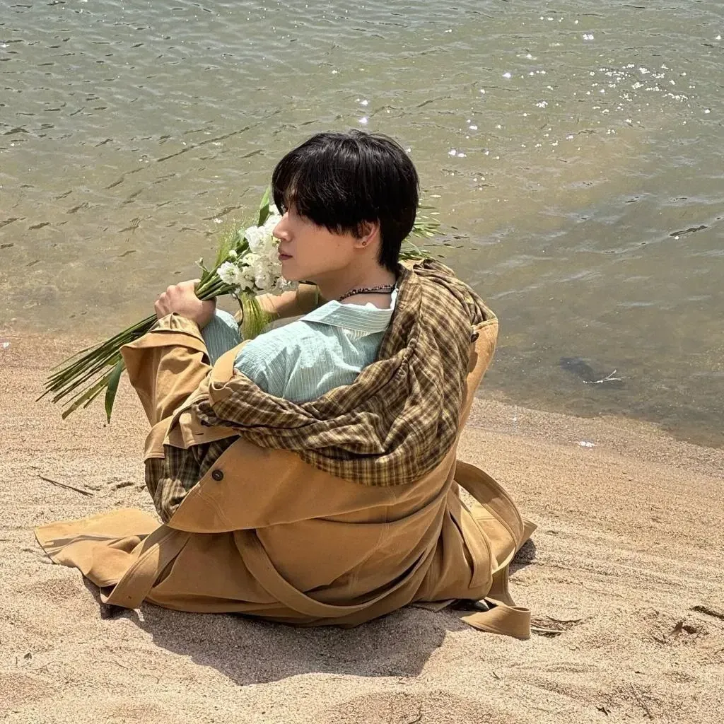 Latest photo of JAY B (GOT7)