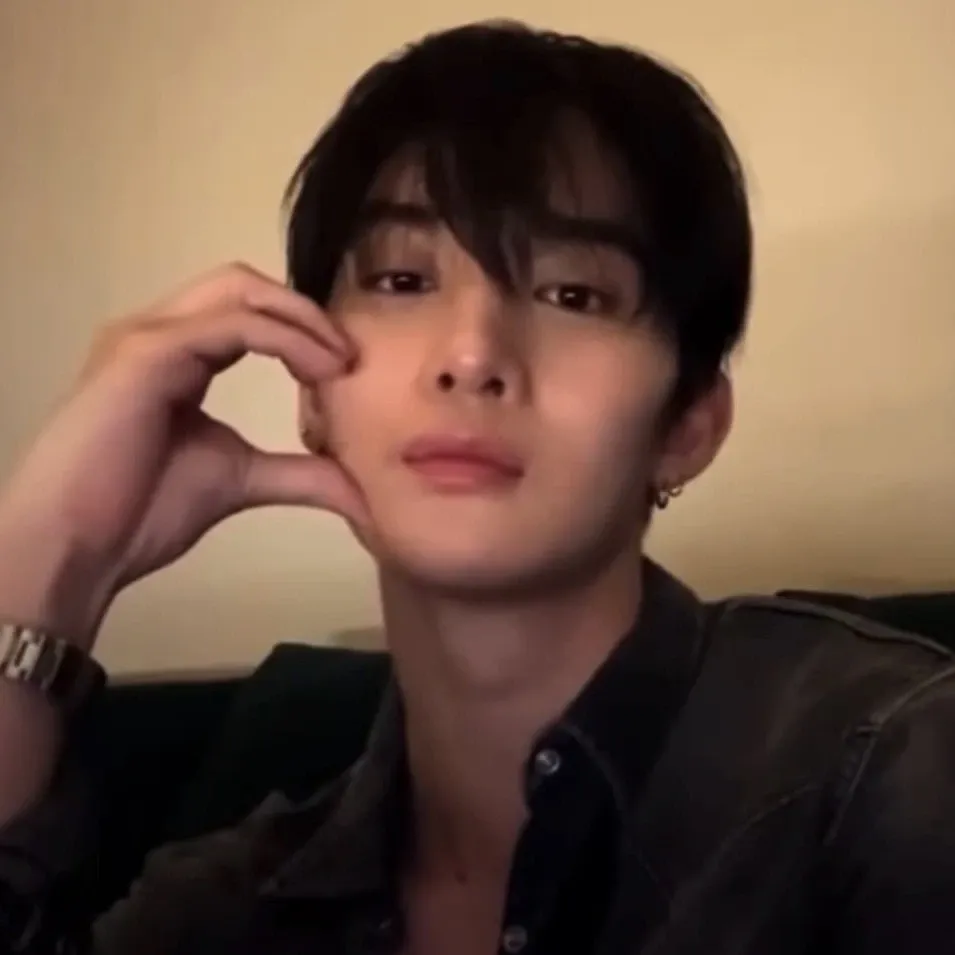 Latest photo of Bae Jinyoung
