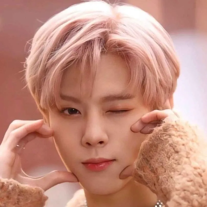 김우석의 최신 사진