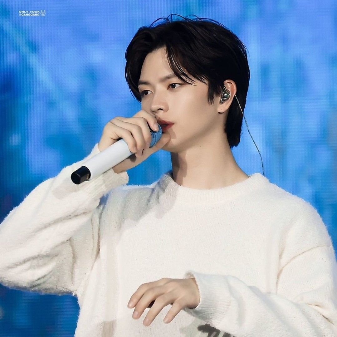 Latest photo of Yook Sungjae (BTOB)