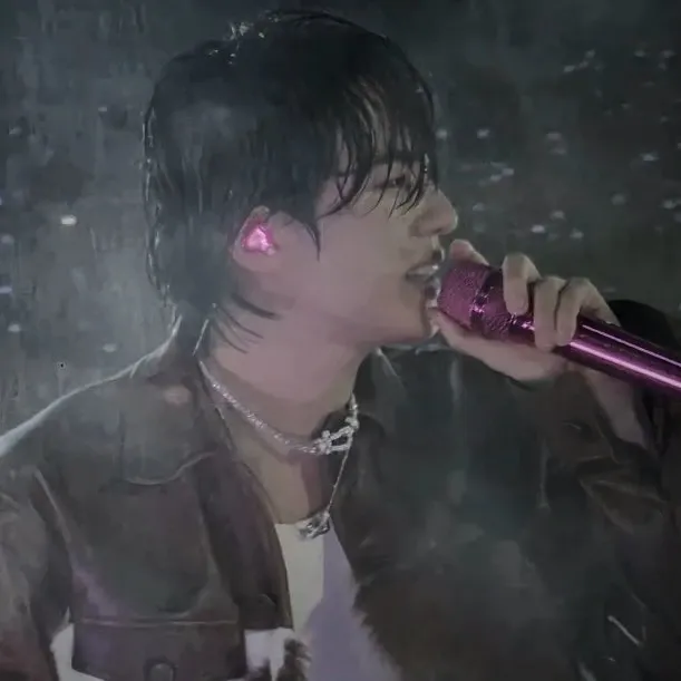 진 (방탄소년단)의 비하인드 컷