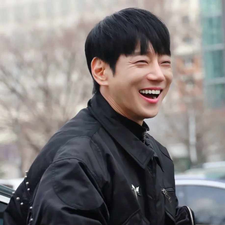 ファン・チヨルの最近の活動写真