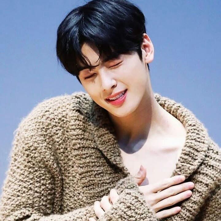A moment captured by Eunwoo (ASTRO)'s fan