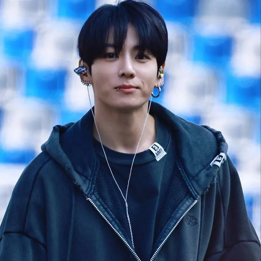 Latest photo of Jungkook (BTS)