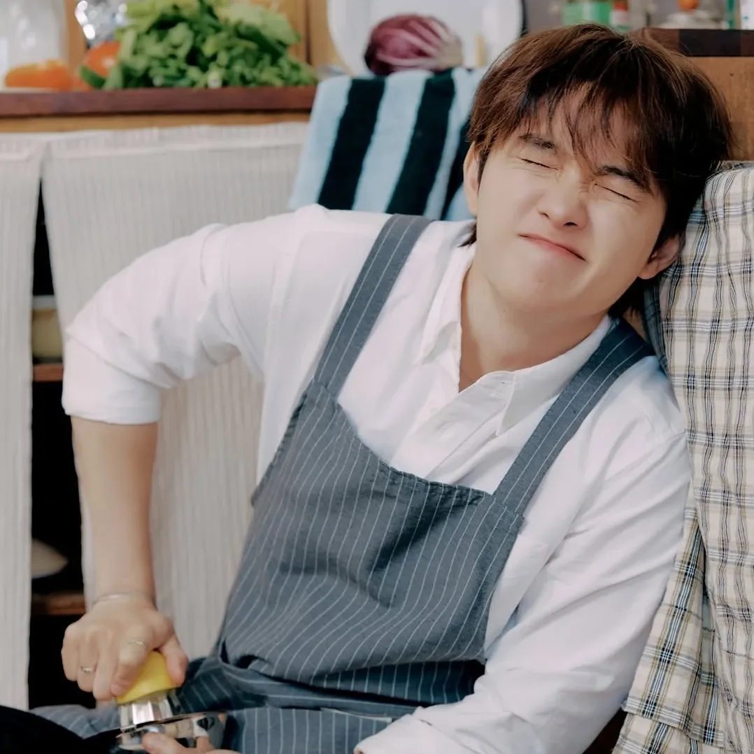 Foto aktivitas terbaru D.O. (EXO)