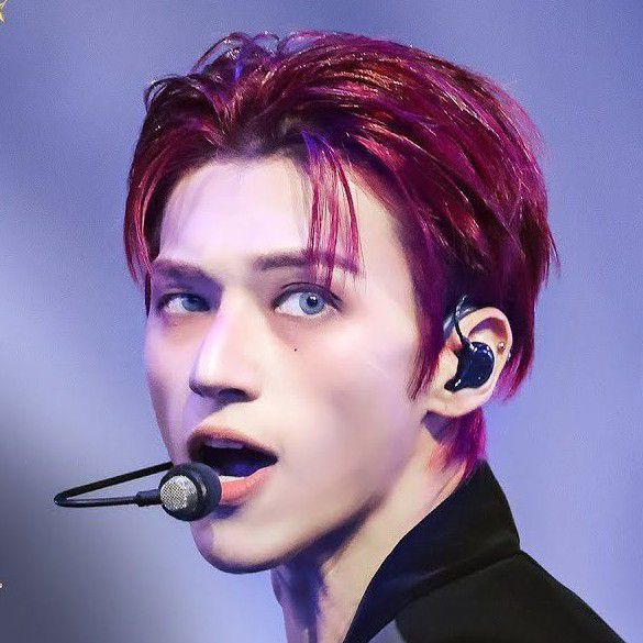 友榮 (ATEEZ)的最新活动照片