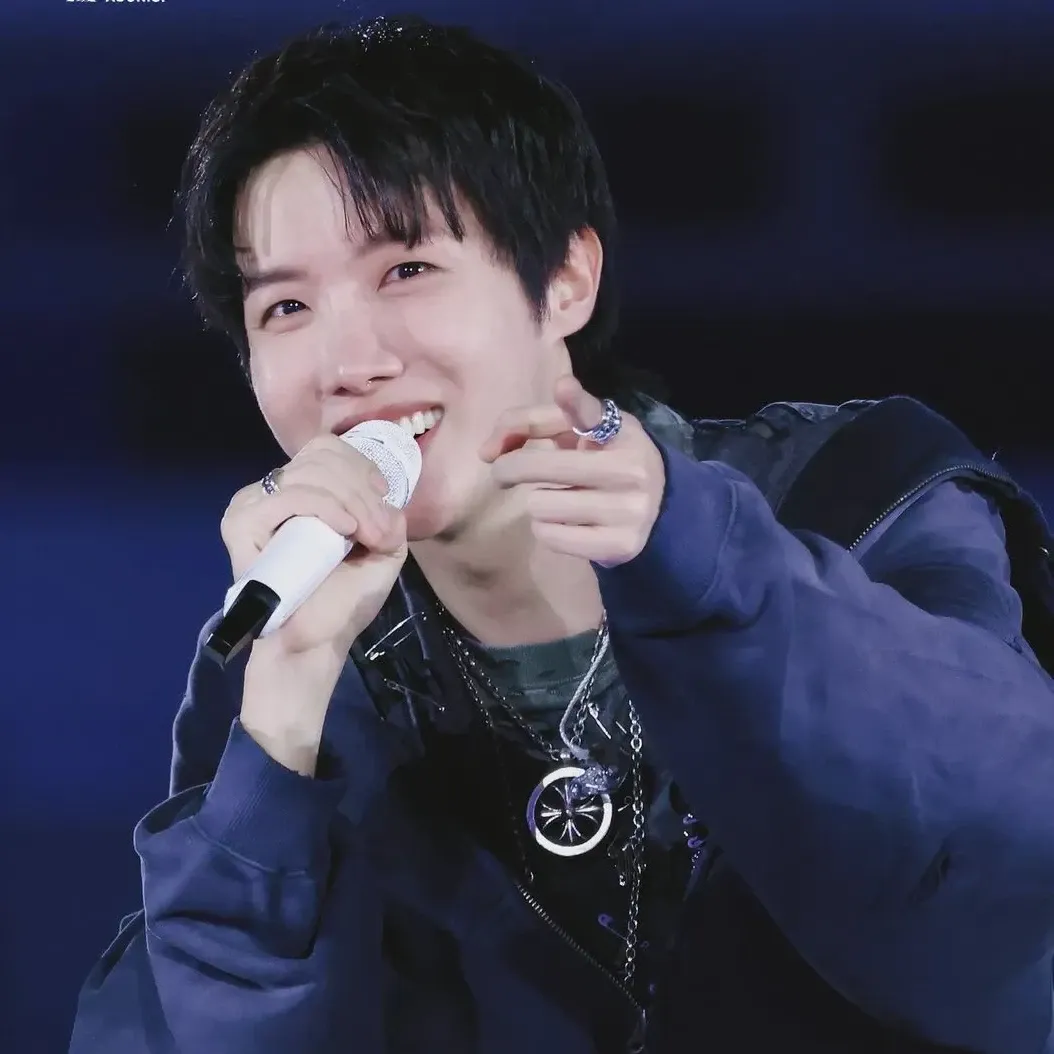 J-hope (防彈少年團)的最新活動照片