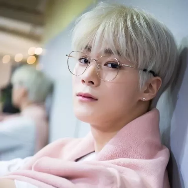 Behind-the-scenes cut of Moonbin (ASTRO)