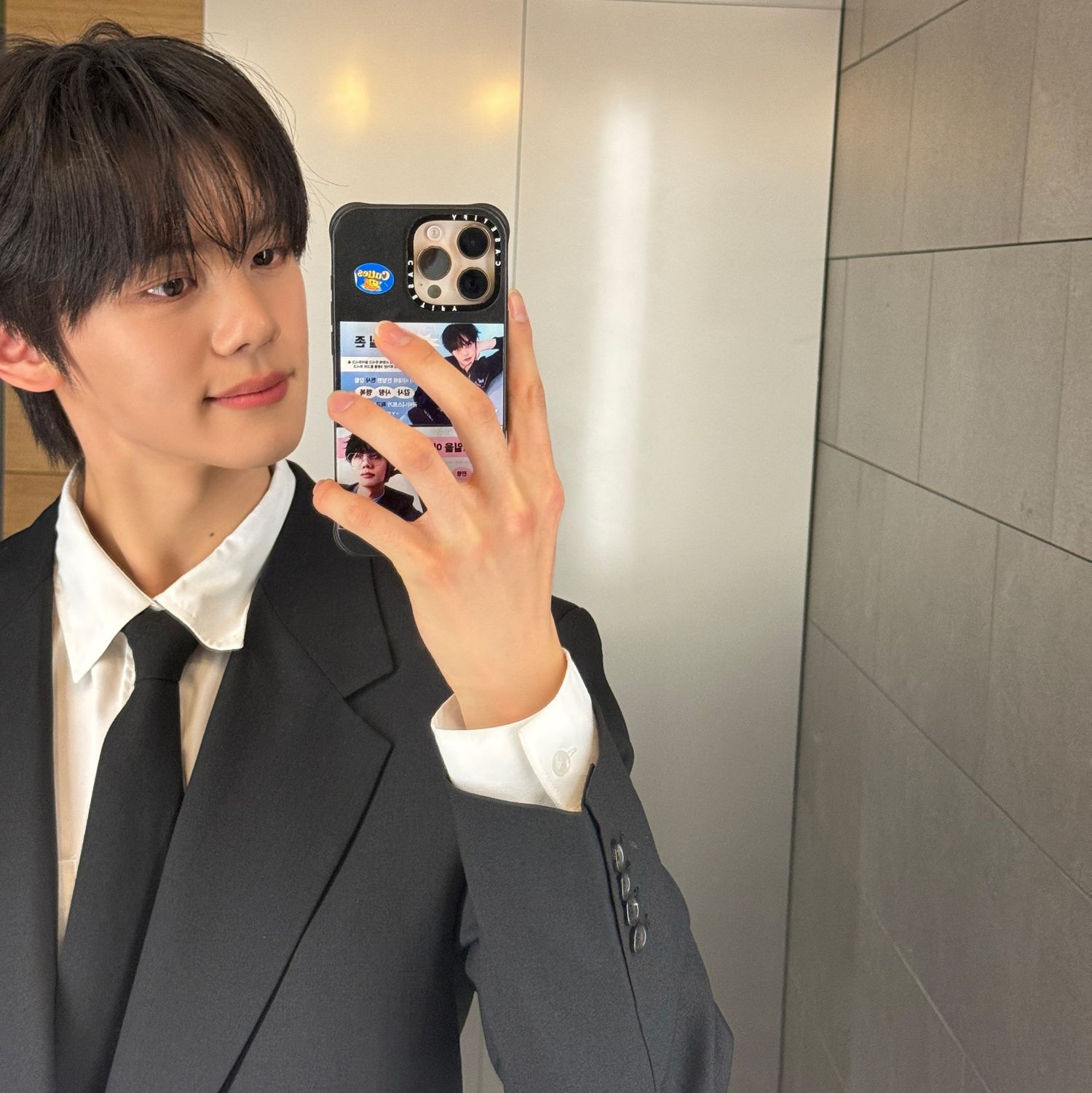 A moment captured by Kim Gyuvin's fan