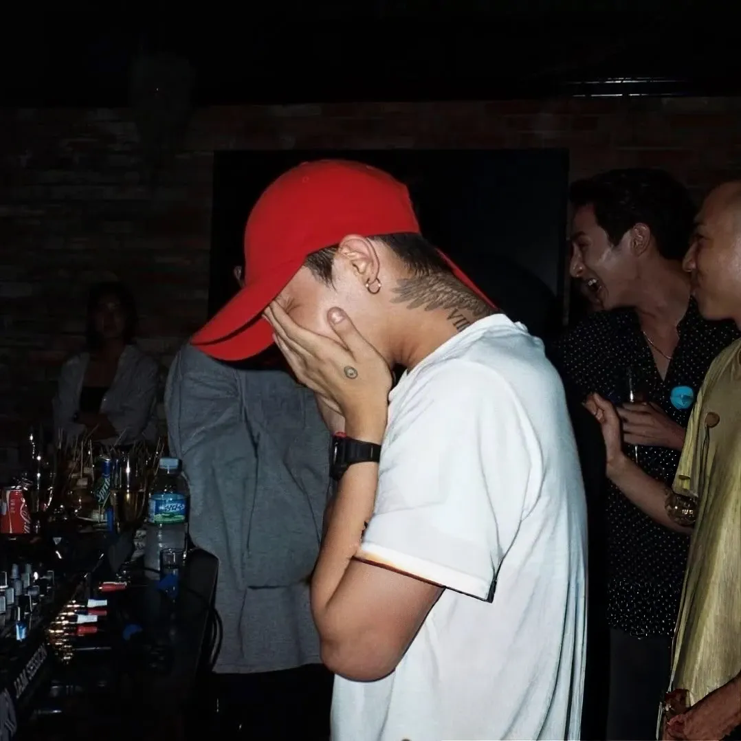 Recent activity shot of G-DRAGON (BIGBANG)