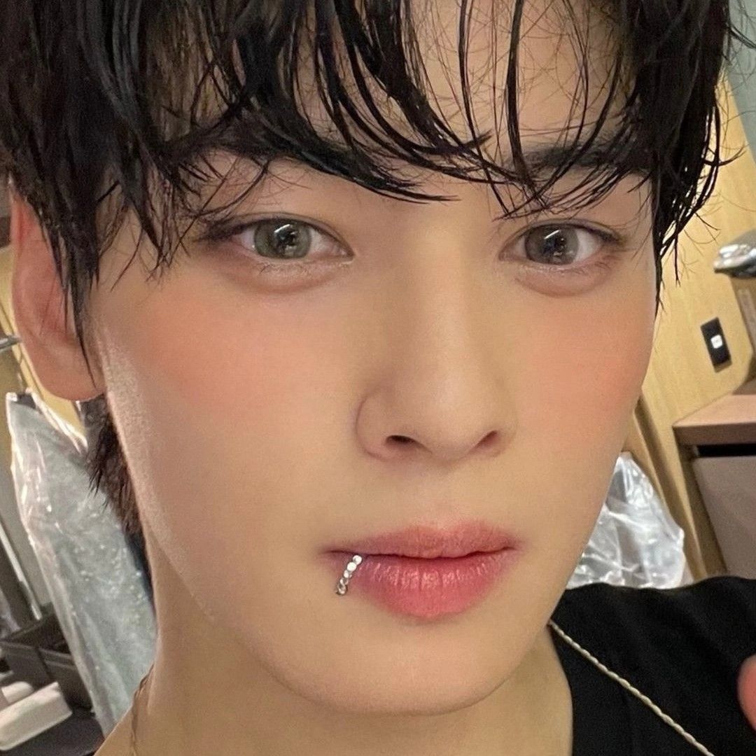 A moment captured by Eunwoo (ASTRO)'s fan