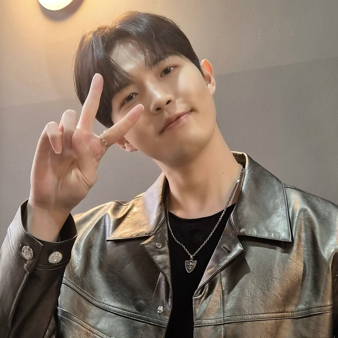 Behind-the-scenes cut of Kim Jaehwan