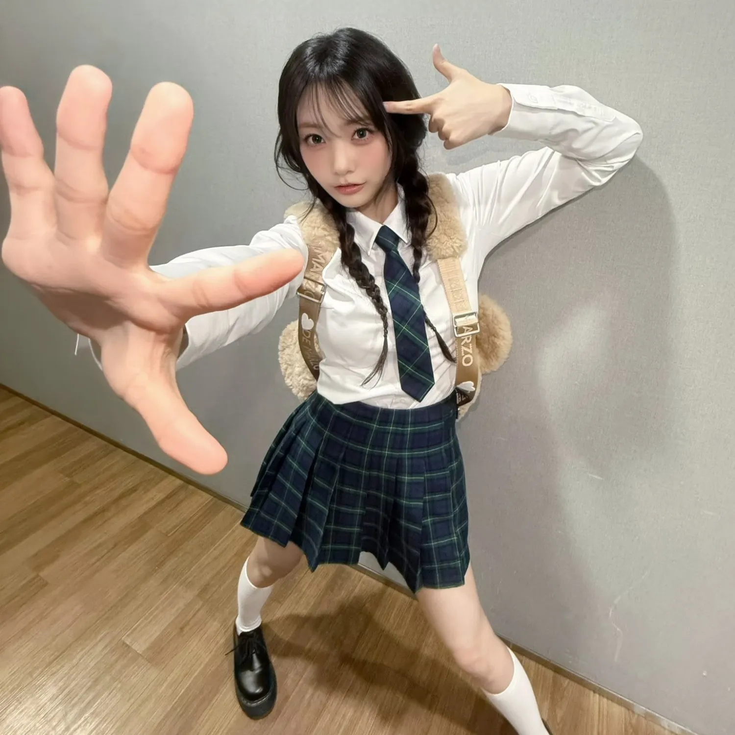 Latest photo of Siyeon (QWER)