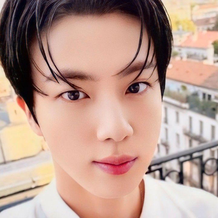 Potret di balik layar Jin (BTS)