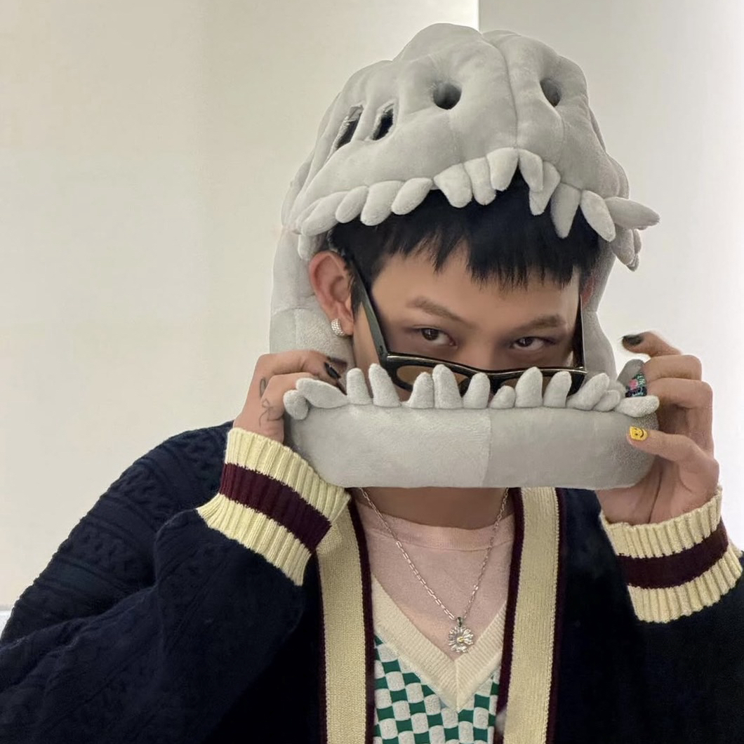 Recent activity shot of G-DRAGON (BIGBANG)