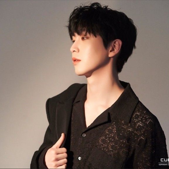 Recent activity shot of Shinwon (PENTAGON)