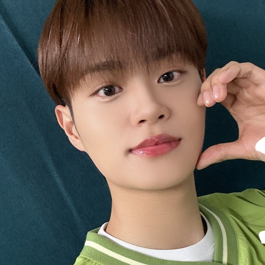 이대휘 (AB6IX)의 최신 사진