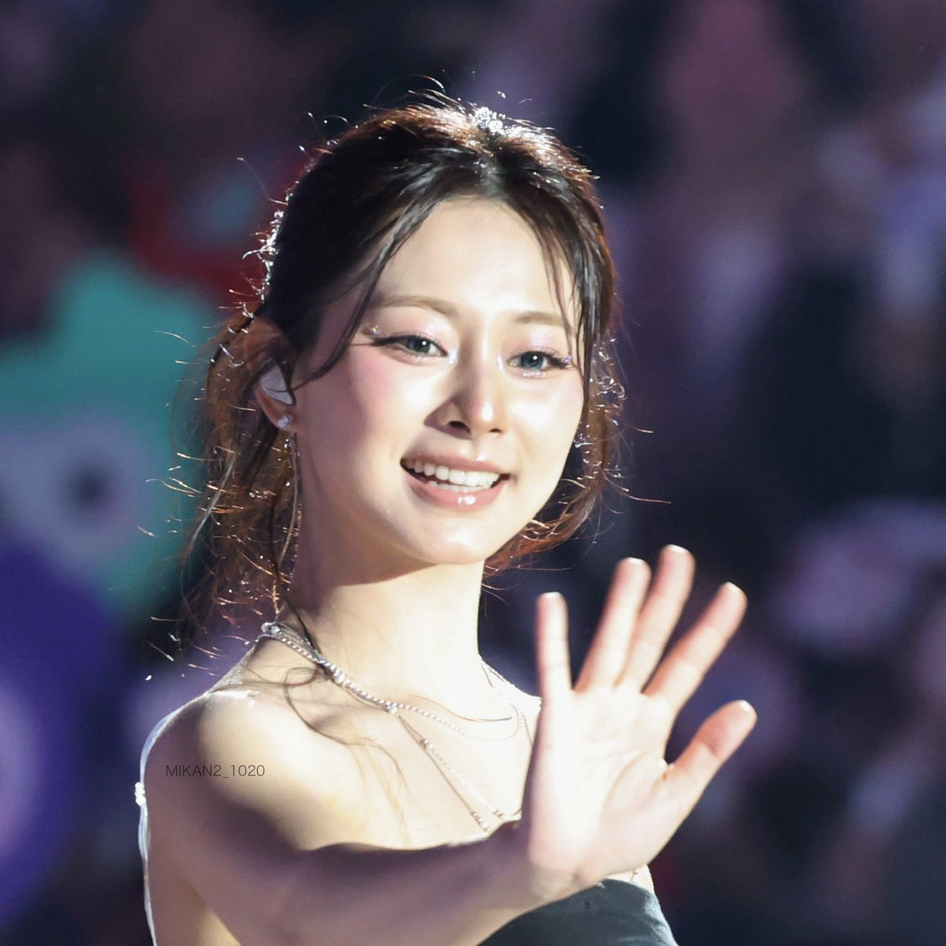 Foto aktivitas terbaru Tzuyu (TWICE)