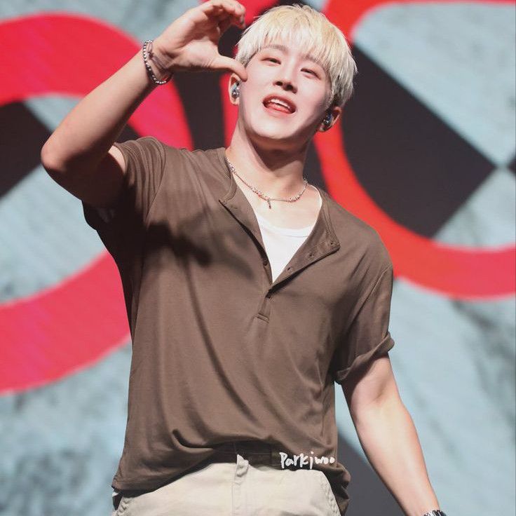Latest photo of Jinjin (ASTRO)