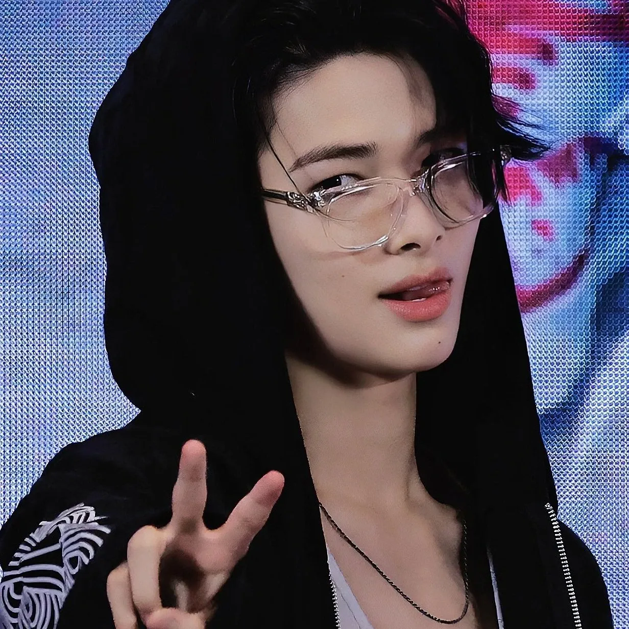 Foto terbaru NI-KI (ENHYPEN)