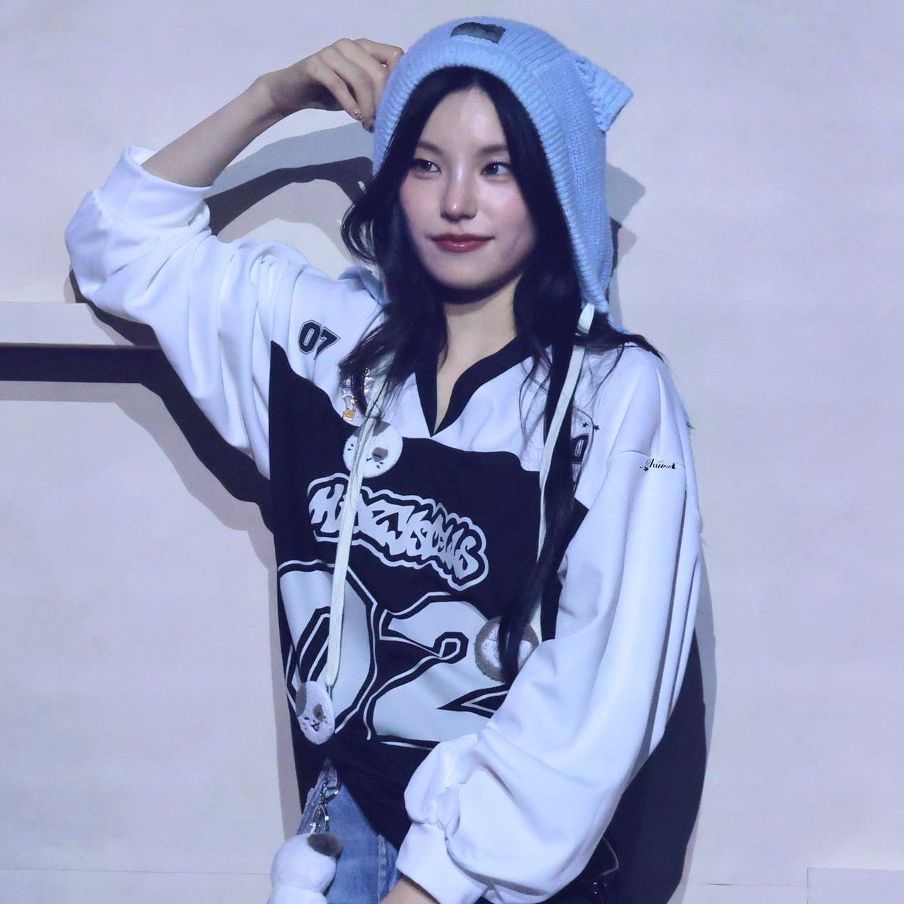 Recent activity shot of Yeji (ITZY)