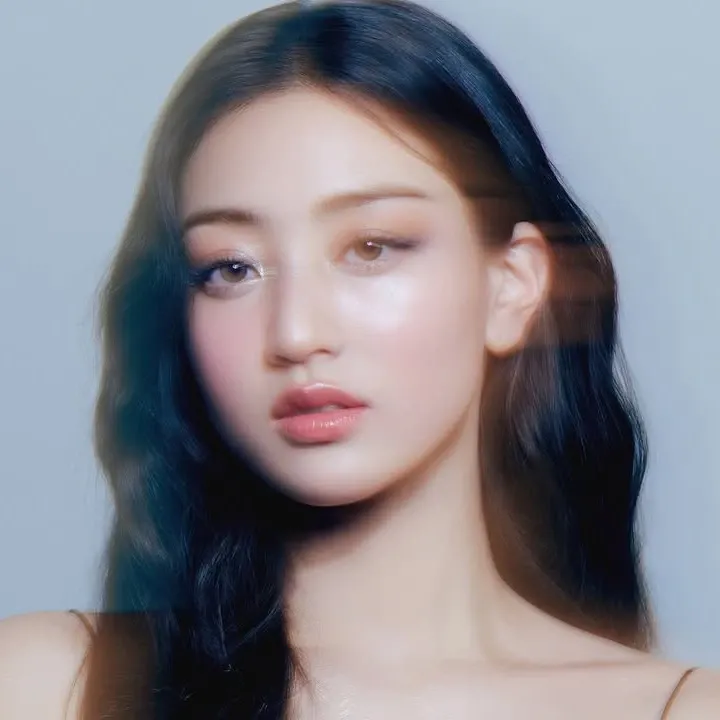 Latest photo of Jihyo (TWICE)