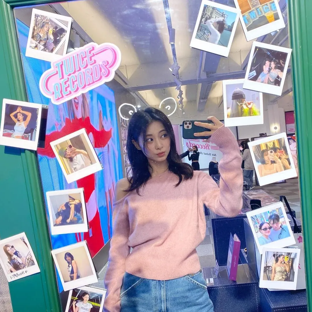Foto terbaru Tzuyu (TWICE)