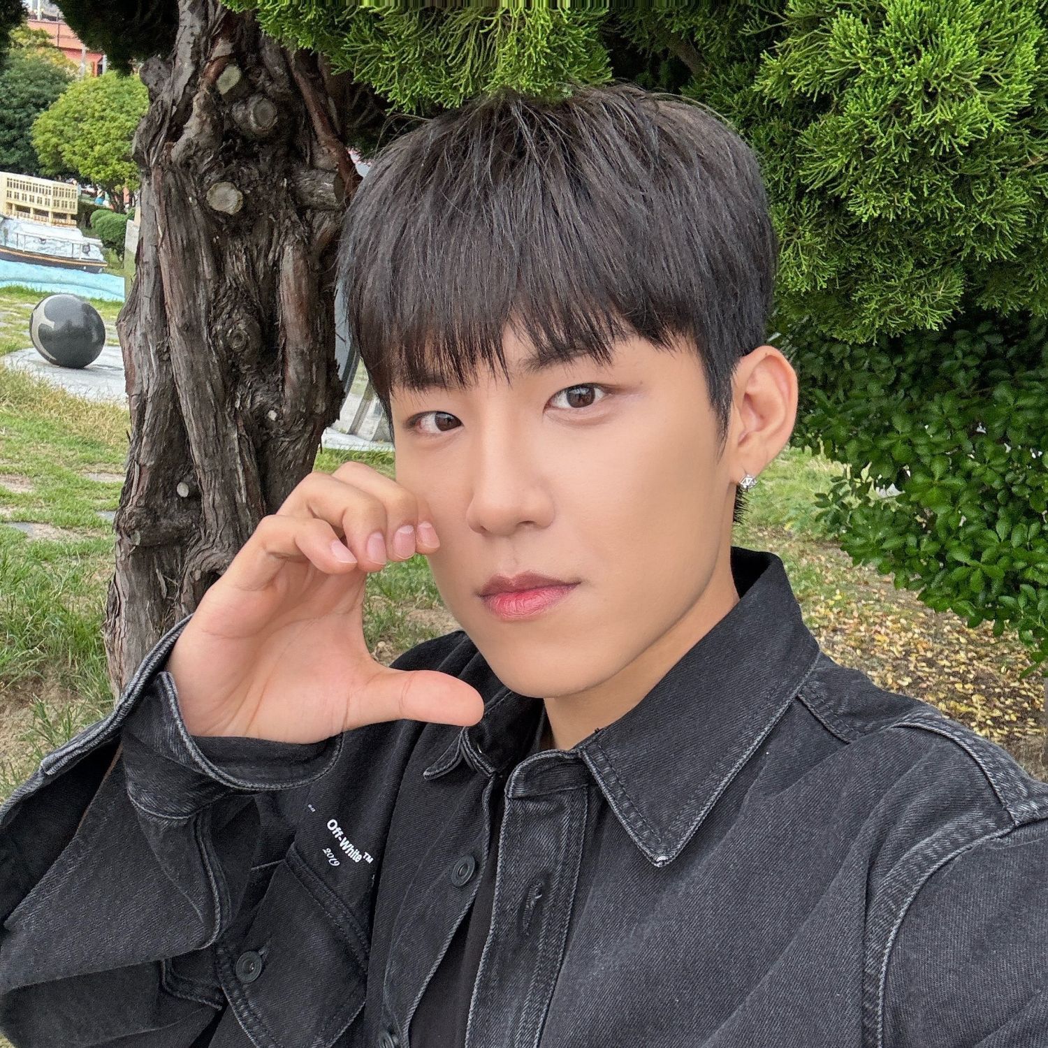 Behind-the-scenes cut of Park Woojin (AB6IX)
