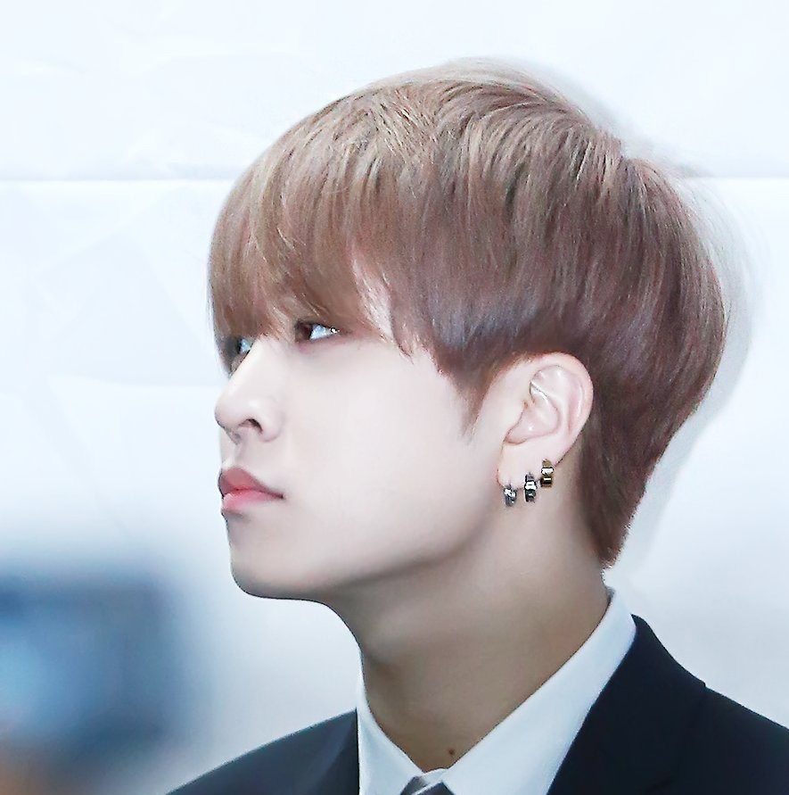 Behind-the-scenes cut of Youngjae (GOT7)