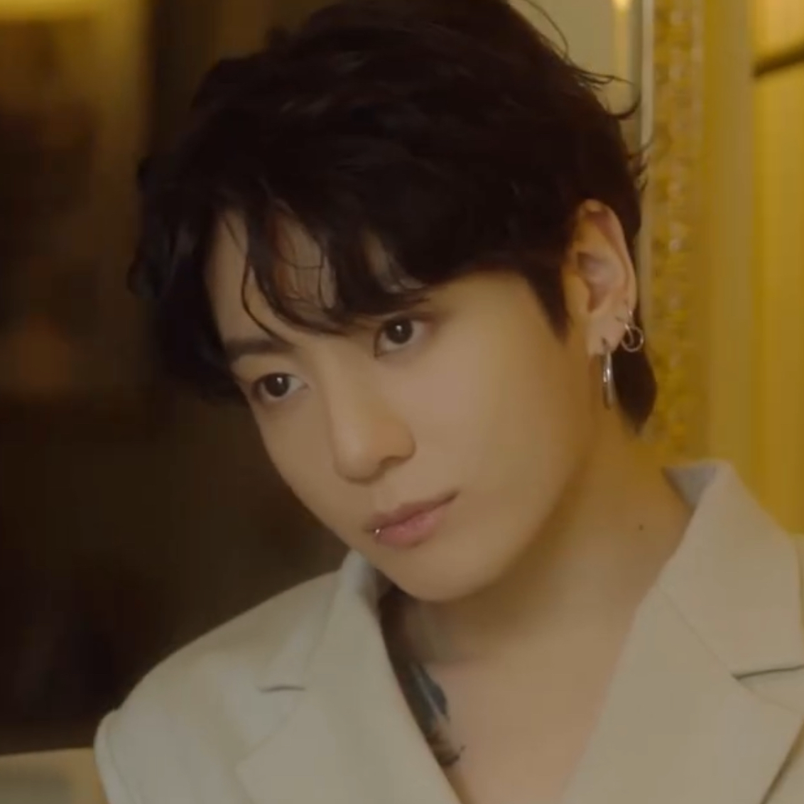 Foto aktivitas terbaru Jungkook (BTS)