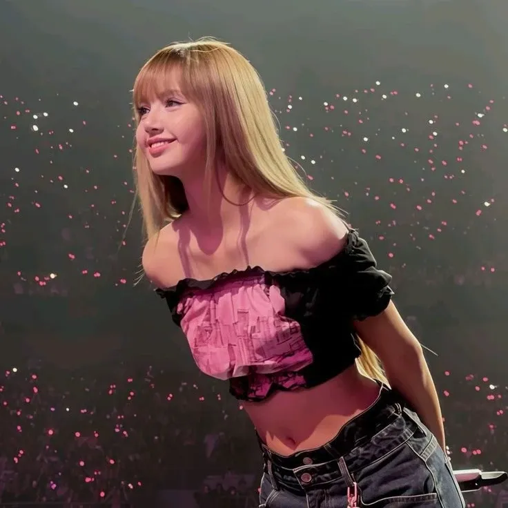 Foto aktivitas terbaru Lisa (BLACKPINK)
