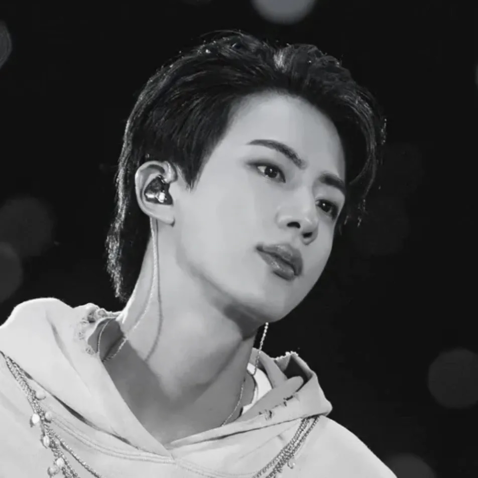 Foto terbaru Jin (BTS)