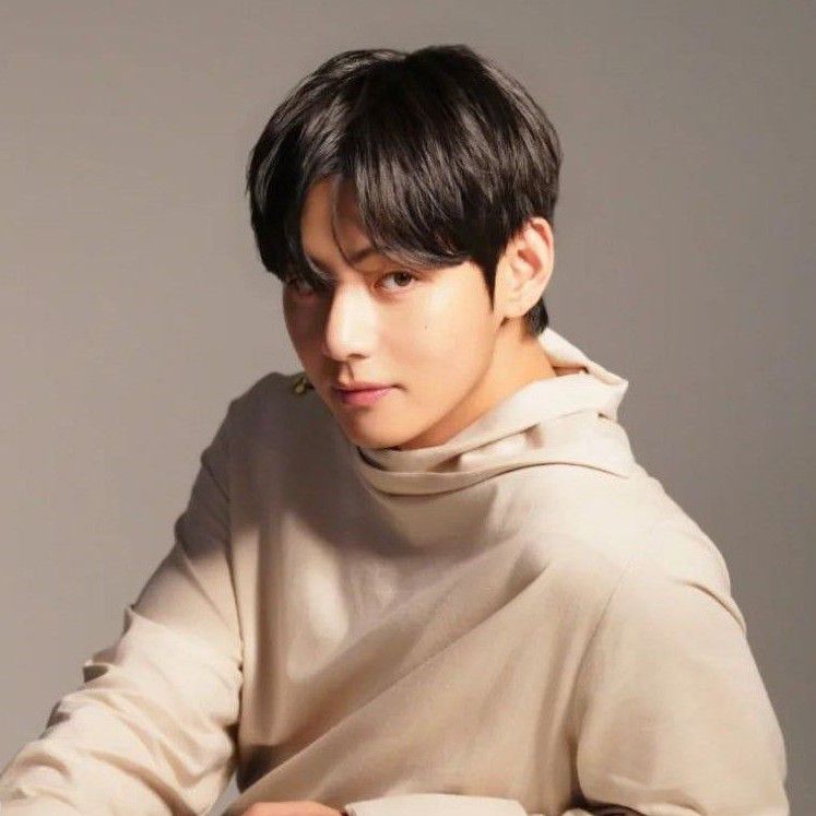 뷔 (방탄소년단)의 최신 사진